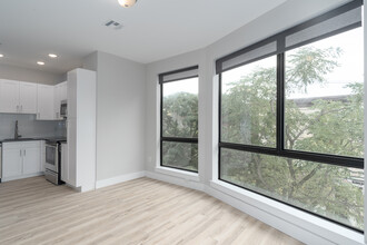 Ludlow 43 in Philadelphia, PA - Building Photo - Interior Photo