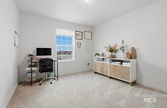 3225 E Mossy Rock Ct in Nampa, ID - Foto de edificio - Building Photo