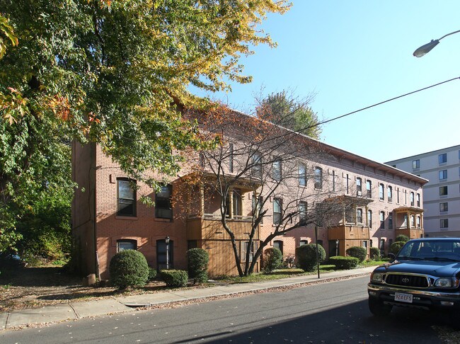 Pilgrim Village Apartments 2 in Westfield, MA - Building Photo - Building Photo