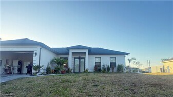 2608 NW 3rd Pl in Cape Coral, FL - Building Photo