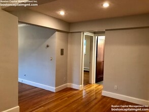 8 Mt Ida St, Unit 1 in Newton, MA - Building Photo - Building Photo
