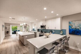 744 110th Ave N in Naples, FL - Building Photo - Building Photo