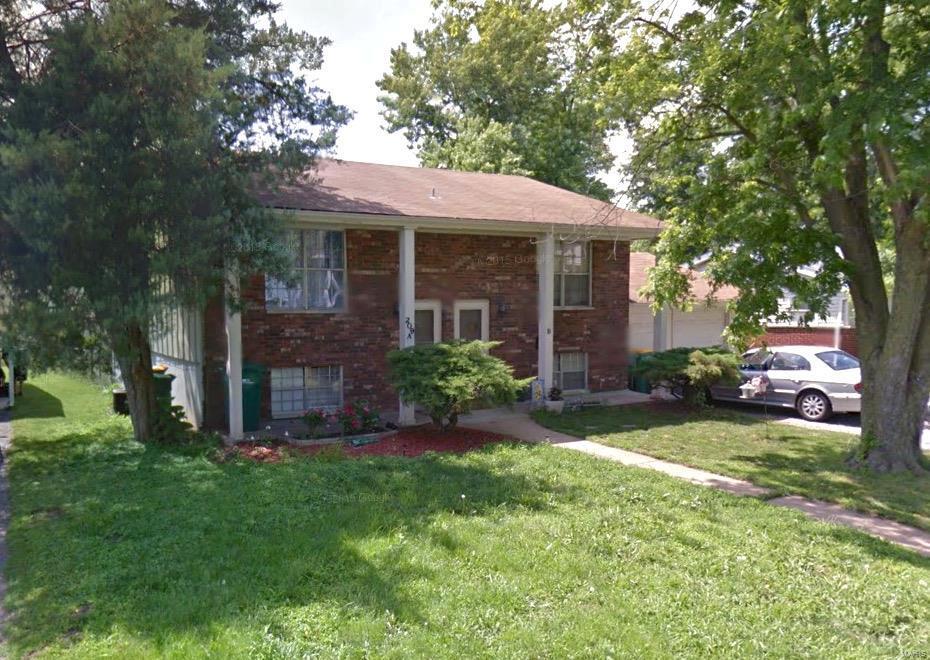 209 Howard Dr in O'Fallon, IL - Building Photo