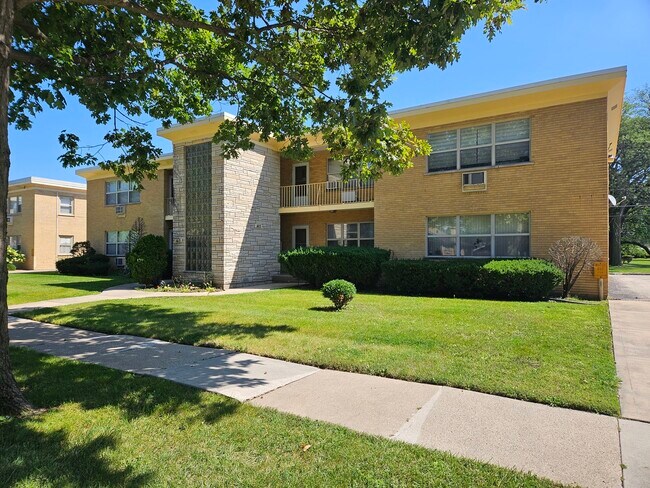 1415 Homestead Rd in La Grange Park, IL - Building Photo - Building Photo