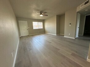 1160 Tollhouse Rd in Clovis, CA - Building Photo - Building Photo