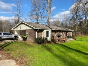 75 Red Oak Dr in Newnan, GA - Building Photo - Building Photo