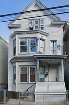 711 E 18th St in Paterson, NJ - Building Photo