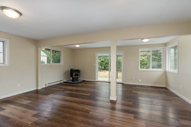 74693 Hale Ln in Rainier, OR - Building Photo - Building Photo