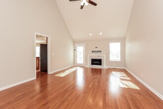 7136 Legacy Dr in Nashville, TN - Building Photo - Building Photo