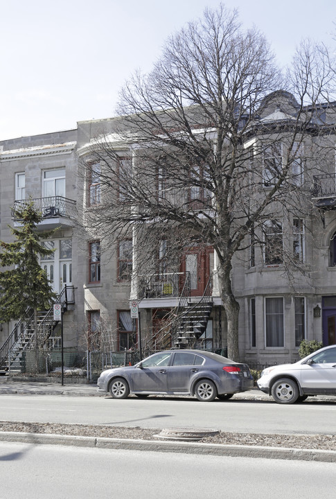 137-141 Saint-Joseph O in Montréal, QC - Building Photo