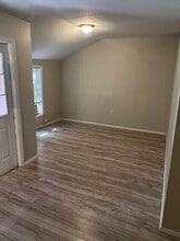 1209 Earl St in Commerce, TX - Building Photo - Building Photo