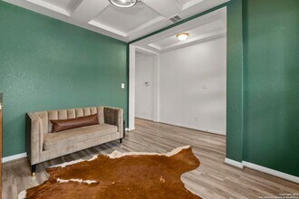 8808 Straight Oaks in San Antonio, TX - Building Photo - Building Photo