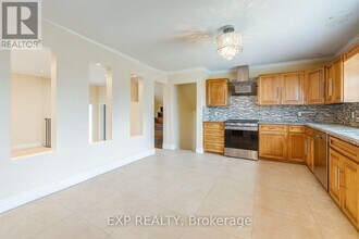 23 Birchwood Ave in Toronto, ON - Building Photo - Building Photo