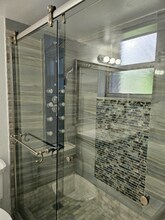 108 Gardens Dr, Unit 1 in Pompano Beach, FL - Foto de edificio - Building Photo