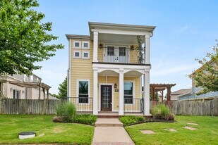 4144 W Bradstreet Ln in Fayetteville, AR - Building Photo