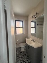 1 Bedroom in CWE, Unit 22 in St. Louis, MO - Foto de edificio - Building Photo