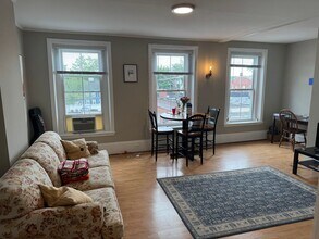 16-24 Market St in Amesbury, MA - Foto de edificio - Building Photo