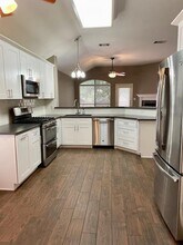 10225 Broomflower Dr in Austin, TX - Building Photo - Building Photo