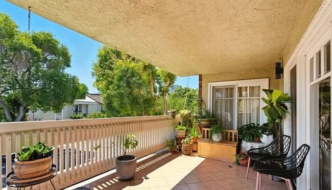 property at 1310 Roxbury Dr