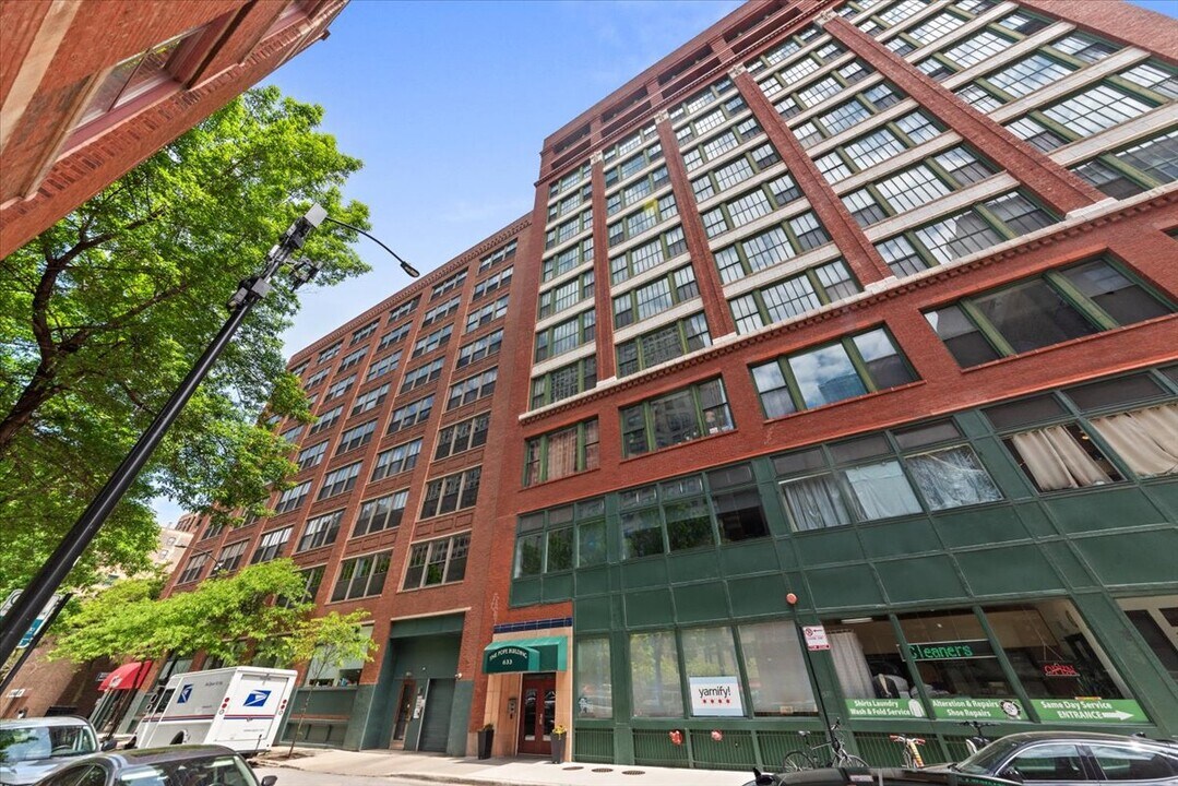 633 S Plymouth Ct in Chicago, IL - Building Photo