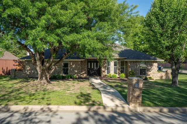 2901 Flamingo Cir in Southlake, TX - Building Photo