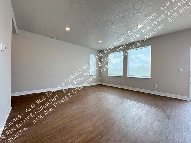 284 Caspian Ct in Waukee, IA - Building Photo - Building Photo