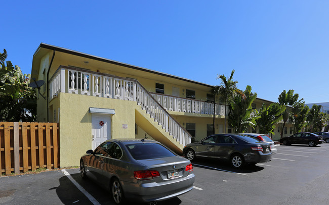 Wilton Commons in Wilton Manors, FL - Building Photo - Building Photo