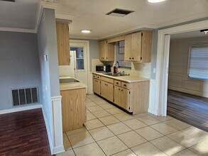 11205 Meadow Dr in Port Richey, FL - Foto de edificio - Building Photo