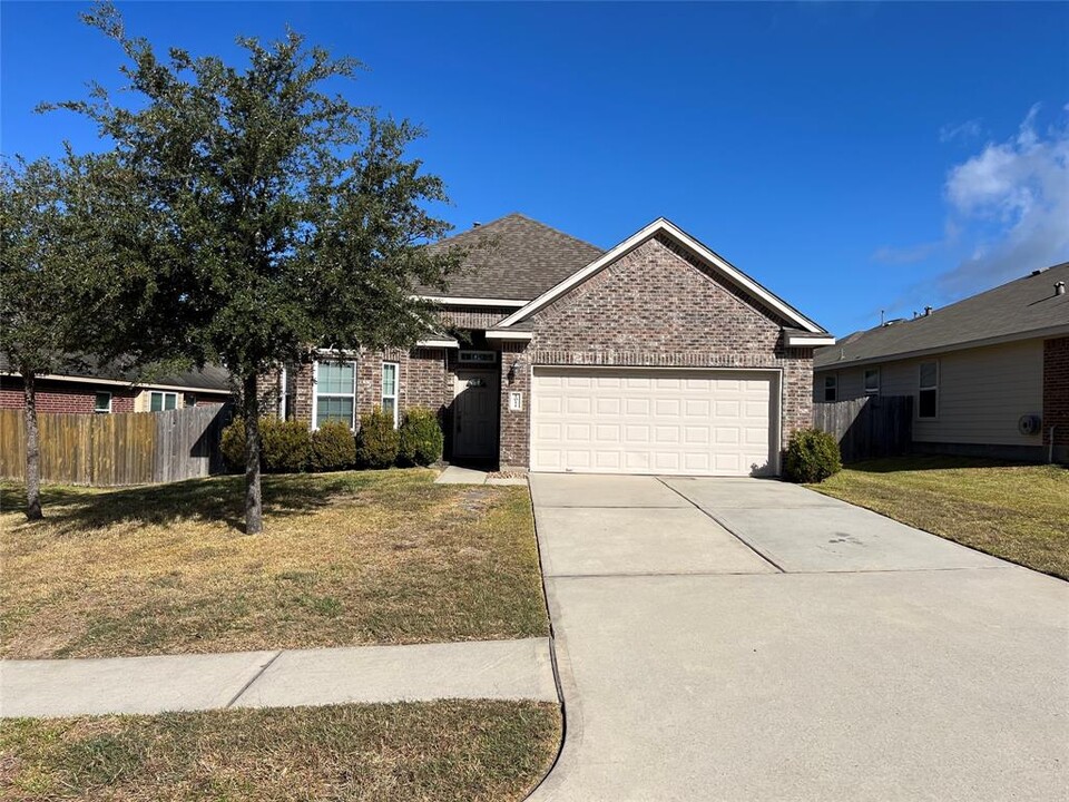 1011 Briar Cut Off in Conroe, TX - Building Photo