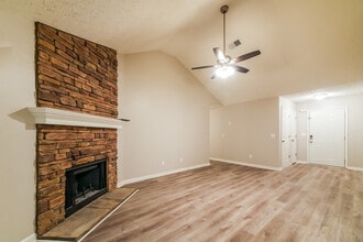 329 Hillcrest Ln in Canton, GA - Building Photo - Building Photo