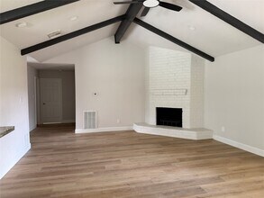 7026 Hidden Arbor Ln in Houston, TX - Building Photo - Building Photo