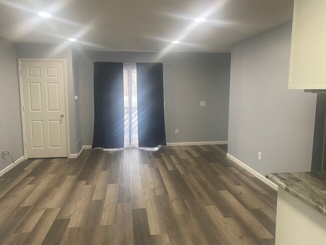 16546 Clarkson Dr, Unit Fraser Condo in Fraser, MI - Foto de edificio - Building Photo