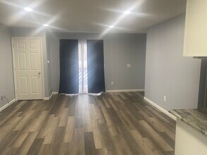 16546 Clarkson Dr, Unit Fraser Condo in Fraser, MI - Building Photo - Building Photo