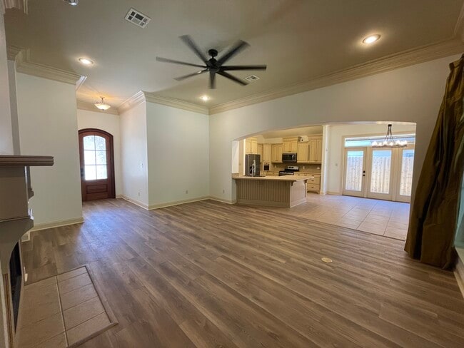 203 Metairie Ct in Lafayette, LA - Foto de edificio - Building Photo