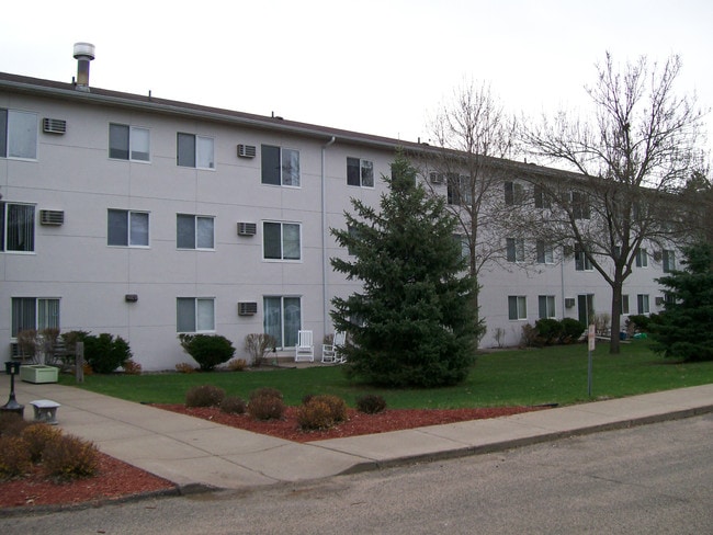 15481 209th St N in Scandia, MN - Foto de edificio - Building Photo