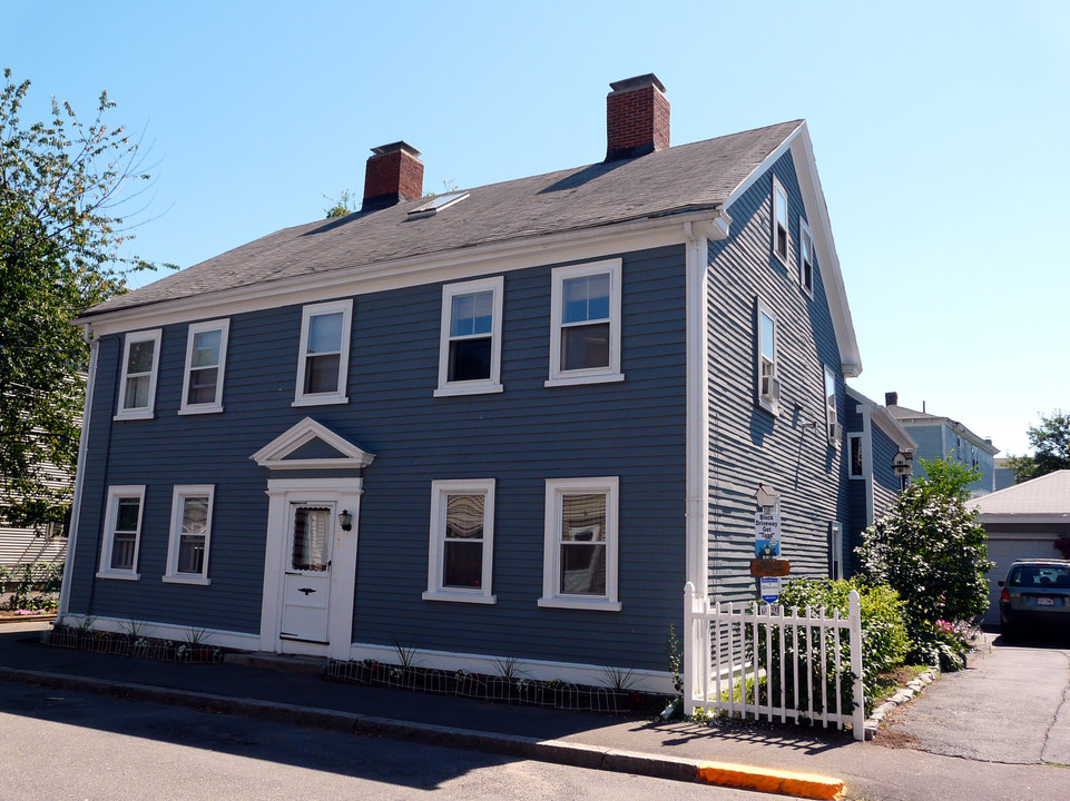 22 Becket St in Salem, MA - Foto de edificio