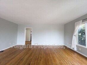 623 Camino Real in Redondo Beach, CA - Building Photo - Building Photo