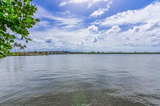 2860 S Ocean Blvd in Palm Beach, FL - Building Photo - Building Photo