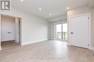 1-411 Chef Ln in Barrie, ON - Building Photo - Building Photo