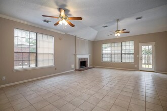 7 E Trillium Cir in Spring, TX - Foto de edificio - Building Photo