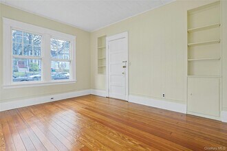 105 S Broadway in Nyack, NY - Building Photo - Building Photo