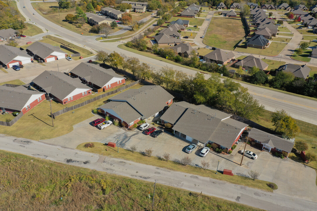 1704 S Mississippi Ave in Ada, OK - Building Photo