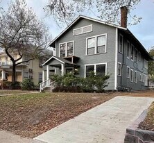 111 N Winnetka Ave, Unit 1 in Dallas, TX - Building Photo