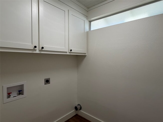 402 W Third St in Brenham, TX - Foto de edificio - Building Photo