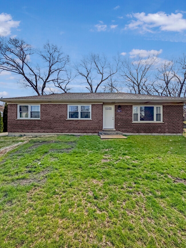 9027 Skyline Dr in Burr Ridge, IL - Building Photo - Building Photo