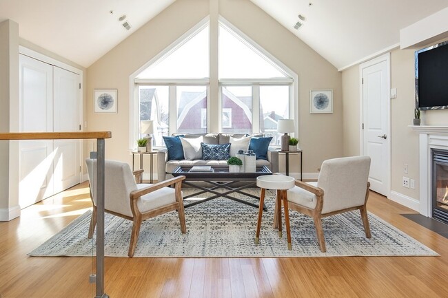 82 Pearson Ave, Unit 2