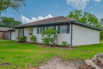 1318 Bellgrove Dr in El Lago, TX - Building Photo - Building Photo