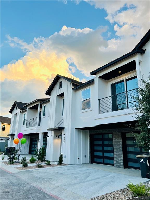 property at 12001 Vista Parke Dr