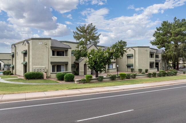 Val Vista Gardens Apartments in Mesa, AZ - Building Photo - Building Photo