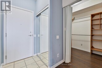 60-2460 Heintzman St in Toronto, ON - Building Photo - Building Photo